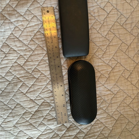 2 glasses cases - Picture 2 of 4